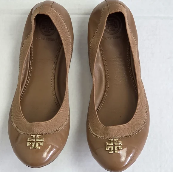 TORY BURCH Jolie Beige Patent Leather Cap-toe Gold Logo Ballet Flats Sz 6.5 M - Picture 6 of 14